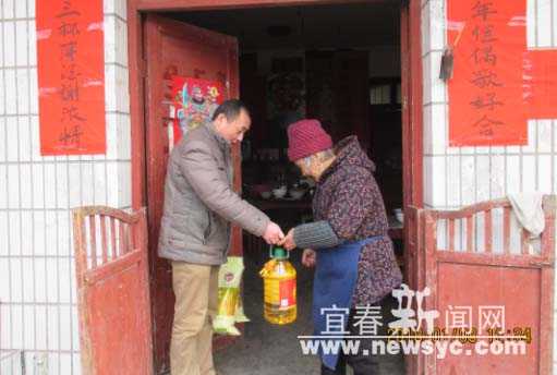 宜丰邮储银行：帮扶贫困户确保“两不愁”