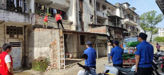 锦江镇：拆除违章建筑 共建美丽社区